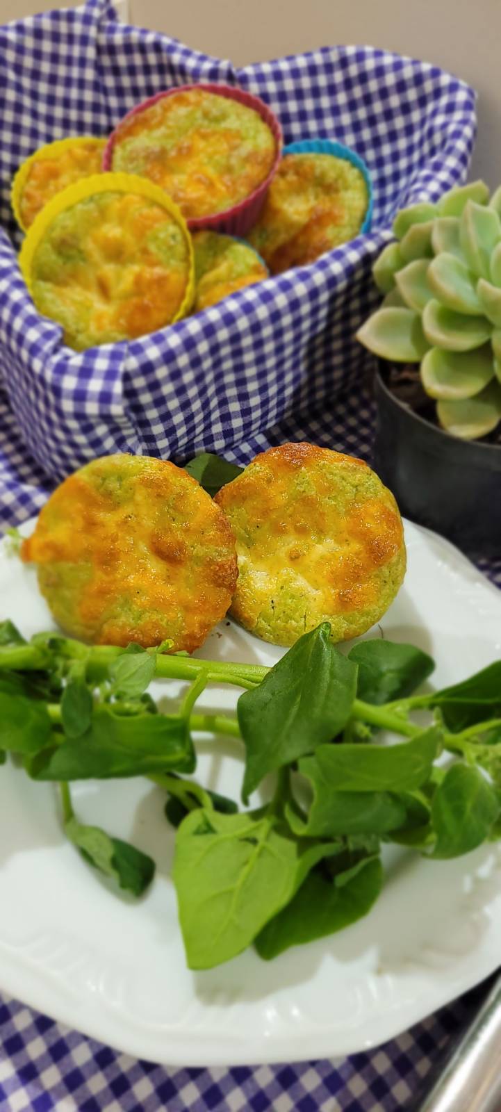 Bolinho de Espinafre com Queijo